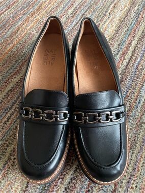 Naturalizer Black Chain-Trim Loafers Women’s Size 7.5